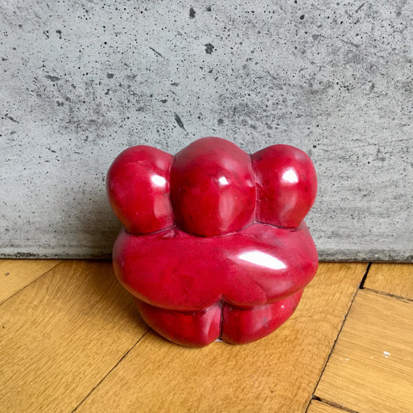 Ganesha aus Speckstein – Blickfang in leuchtendem Rot