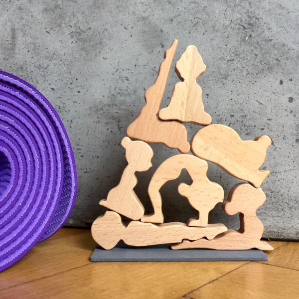 Yoga-Asana-Spiel aus Holz
